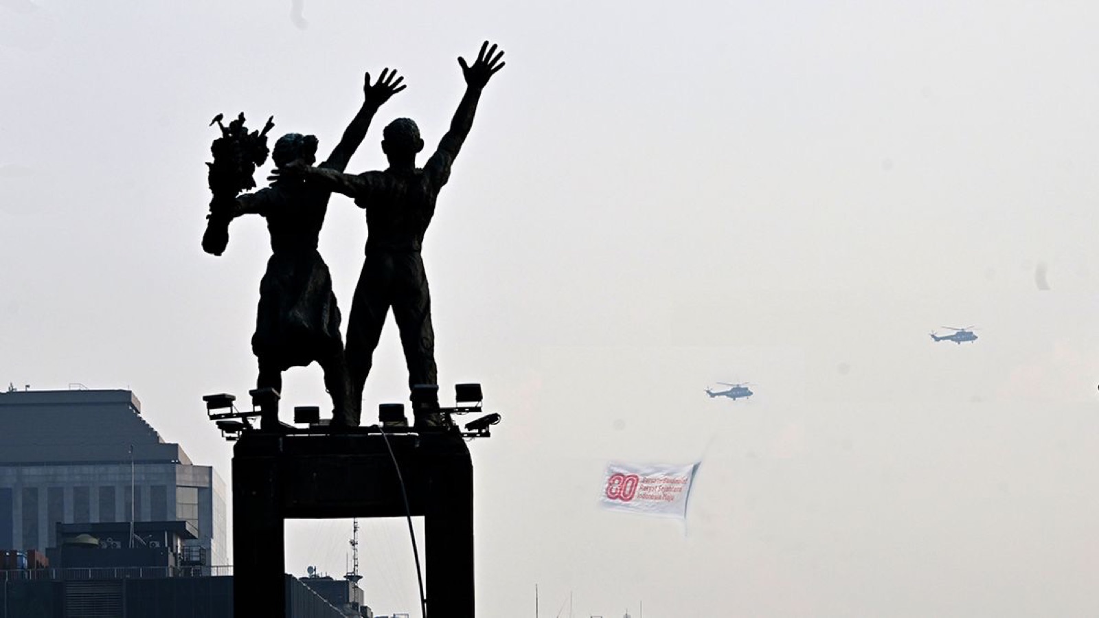 Langit Jakarta di pagi hari lomba