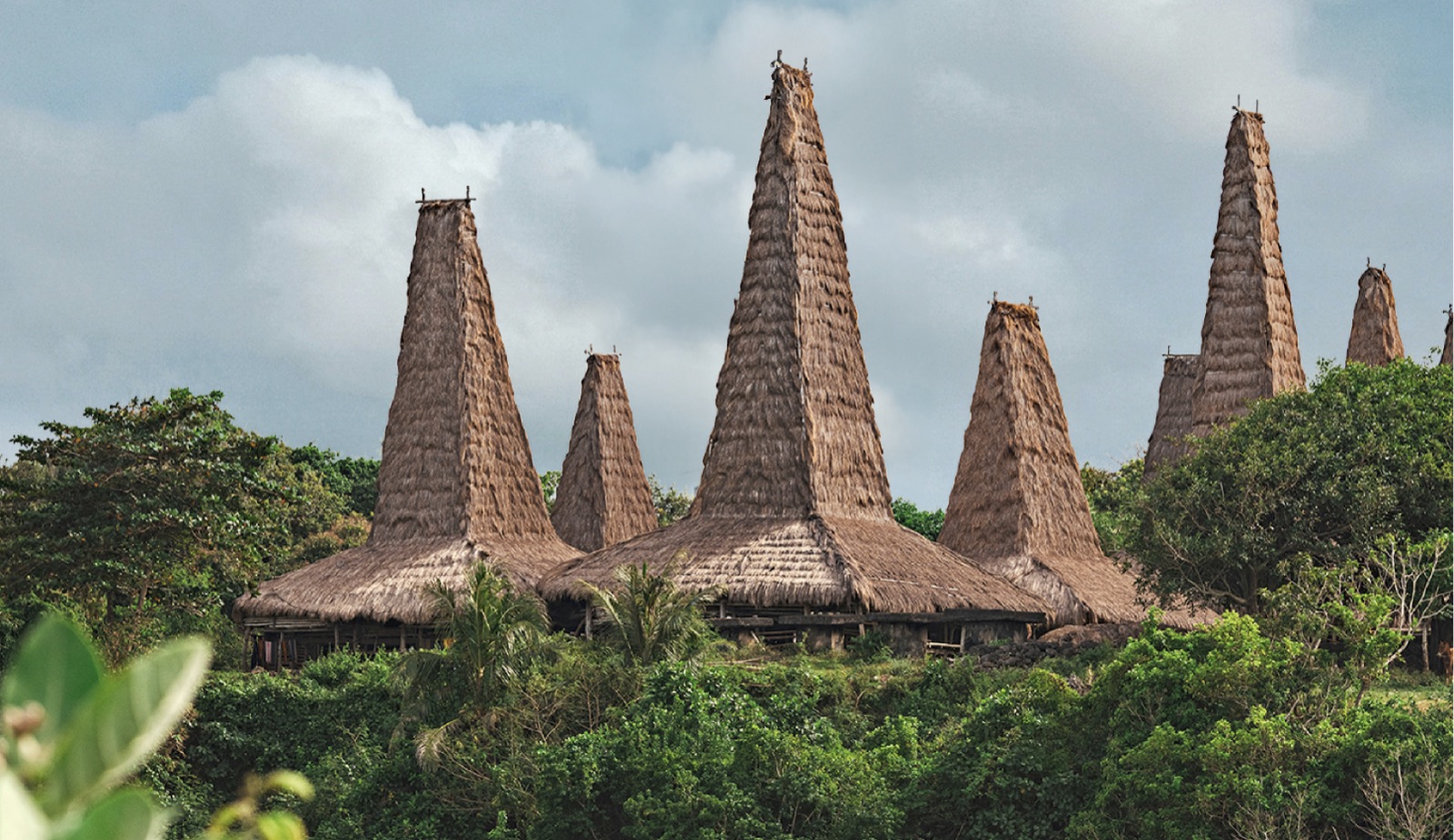 Lanskap kampung adat Indonesia yang lestari